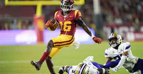No. 6 Oregon hosts the USC Trojans for first time since 2015